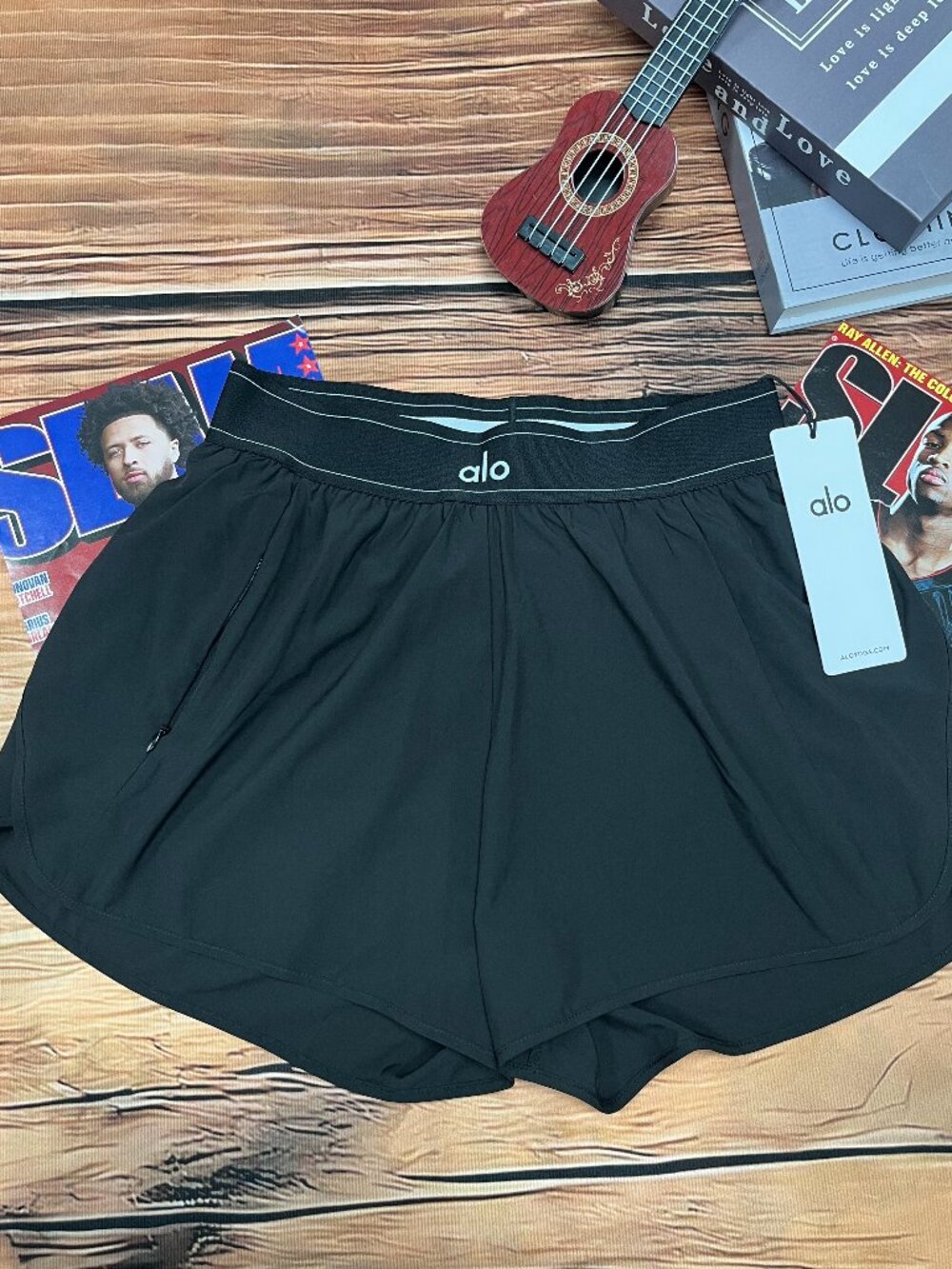 🖤Alo Yoga🍁 Match Point Short Black(XXS XS S M ) - Picture 2 of 8
